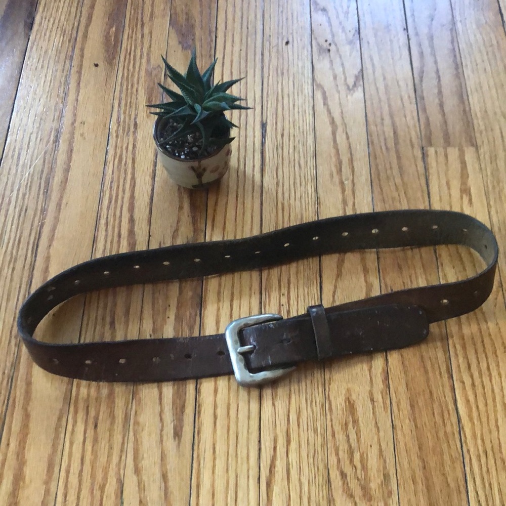 Brown leather belt with removable metal buckle